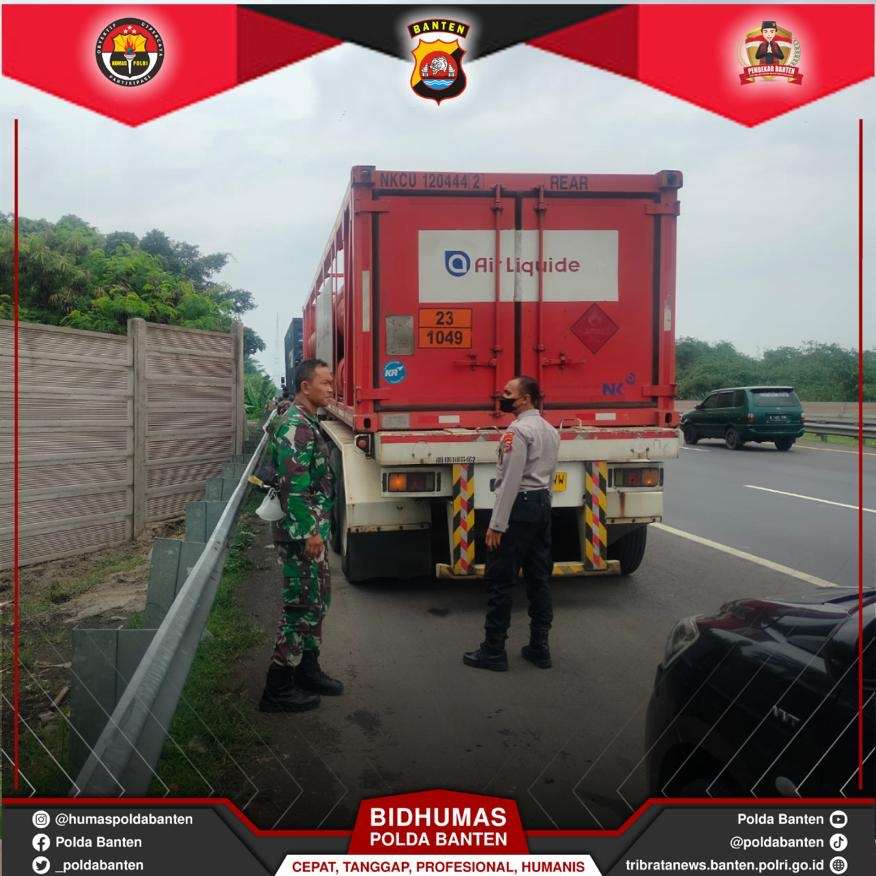 Ditpamobvit Polda Banten Lakukan Patroli di Sepanjang Jalan Tol Tangerang-Merak