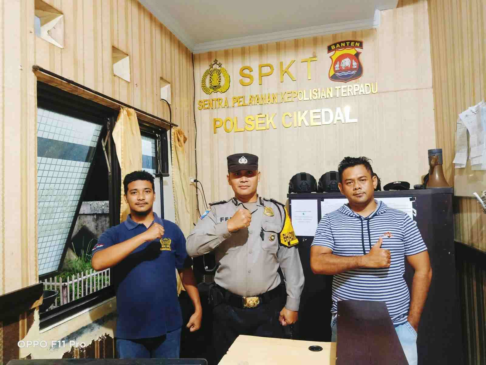 Siap Siaga Mako Polsek Cikedal Juga Memberikan Pelayanan Kepada Masyarakat
