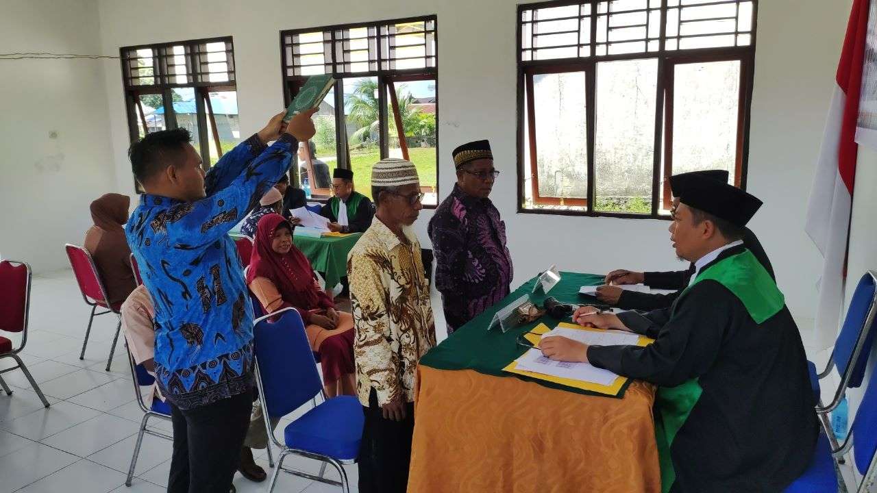 Dekatkan Akses Keadilan Bagi Masyarakat, Tim Sidang Keliling Pengadilan Agama Sorong Selenggarakan Sidang di Pulau Misool