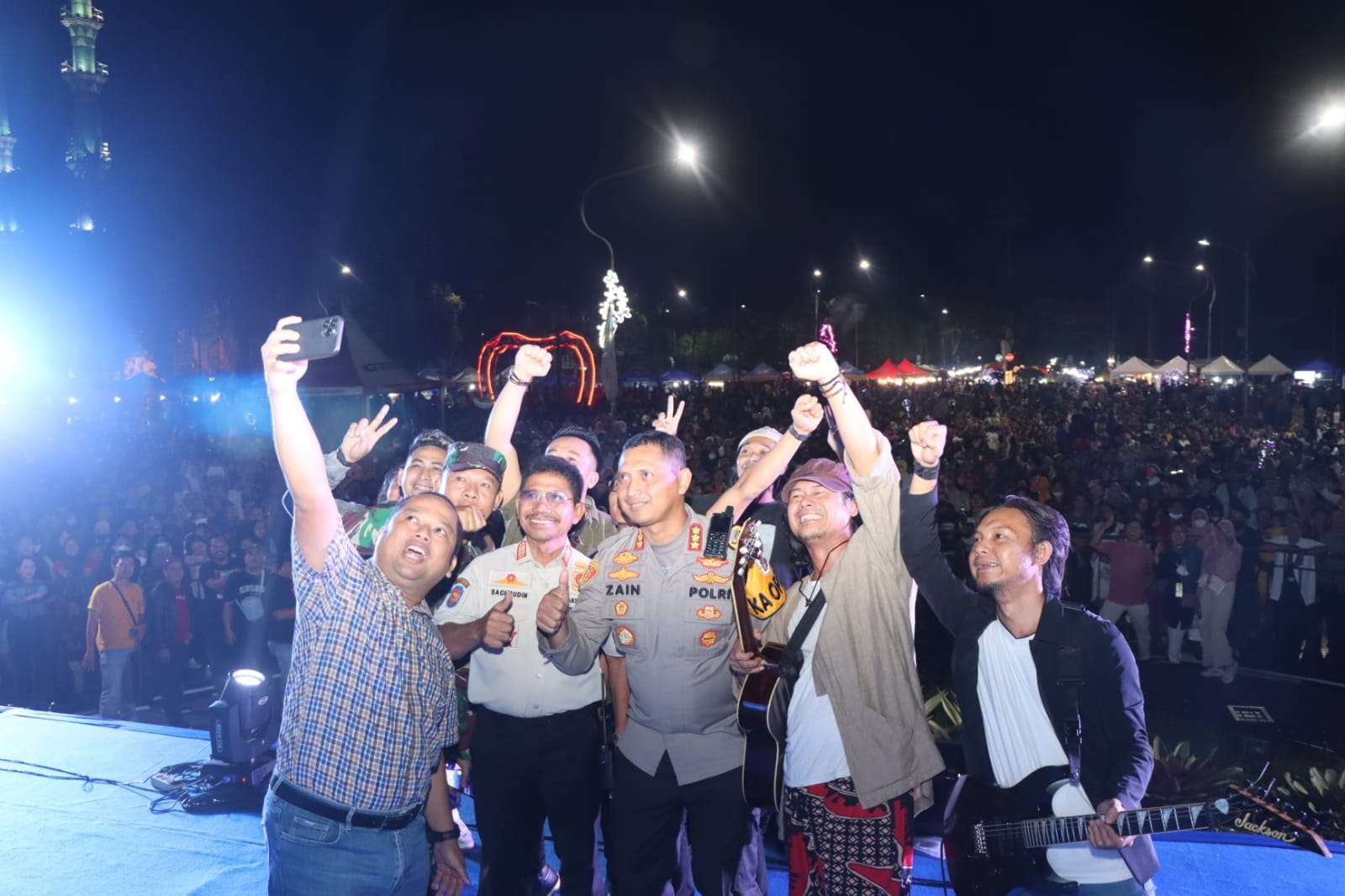 Pesta Tahun Baru 2023 di Taman Elektrik Kota Tangerang Berlangsung Kondusif