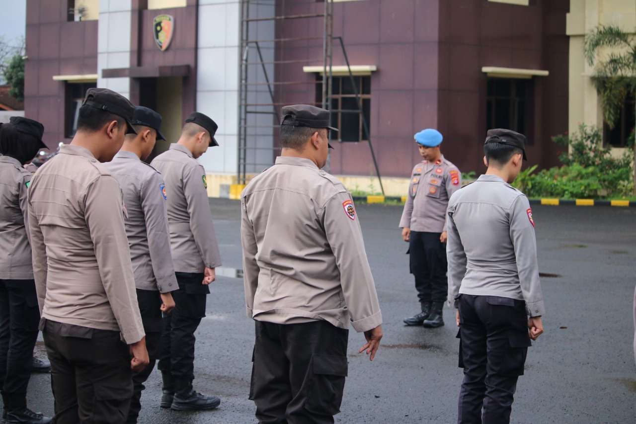 Polres Pandeglang Awali Tugas Tahun 2023 Dengan Doa Bersama
