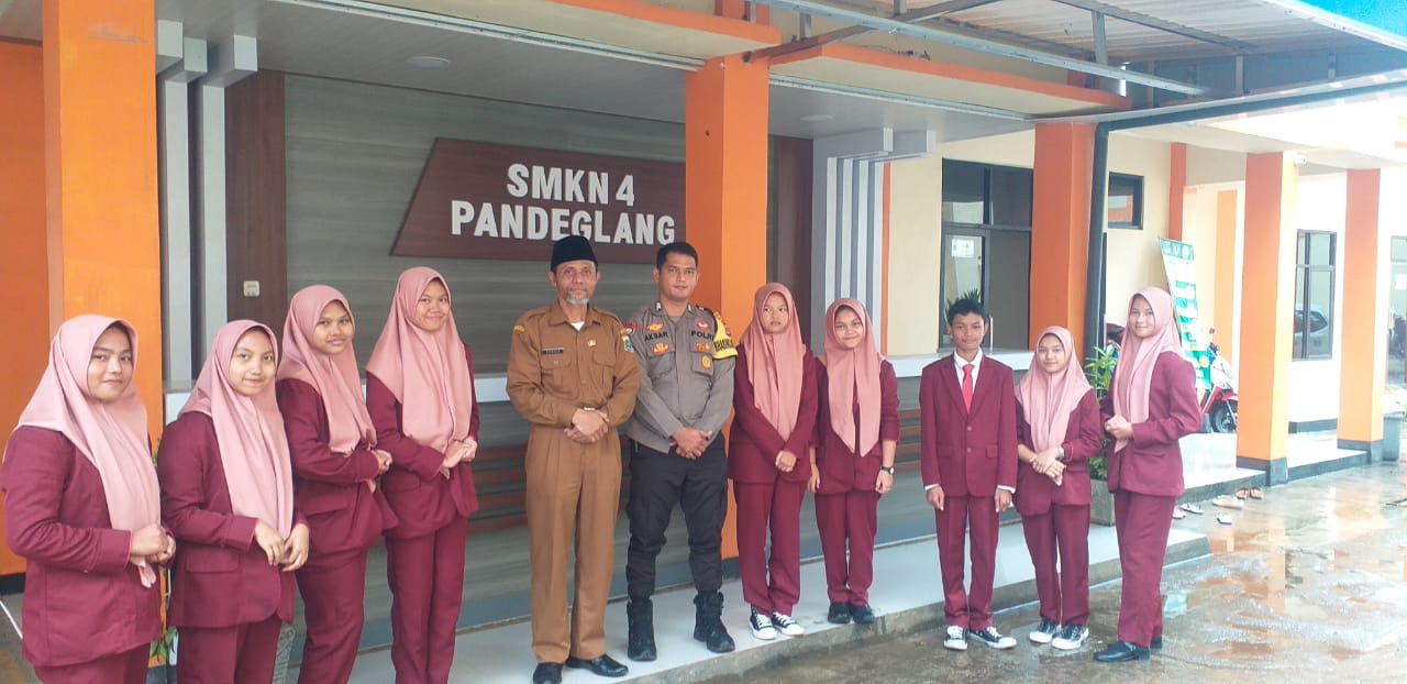 Bhabinkamtibmas Polsek Bojong Polres Pandeglang Berikan Latihan Dasar Kepemimpinan