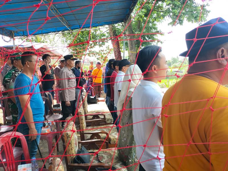 Berikan Rasa Aman, Bhabinkamtibmas Polsek Ciwandan Polres Cilegon Polda Banten Amankan Turnamen Futsal