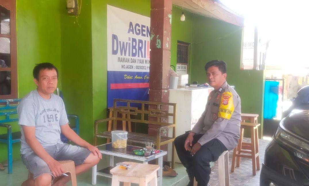 Bhabinkamtibmas Desa Sindanghayu Polsek Saketi Polres Pandeglang laksanakan Door to Door Sambang