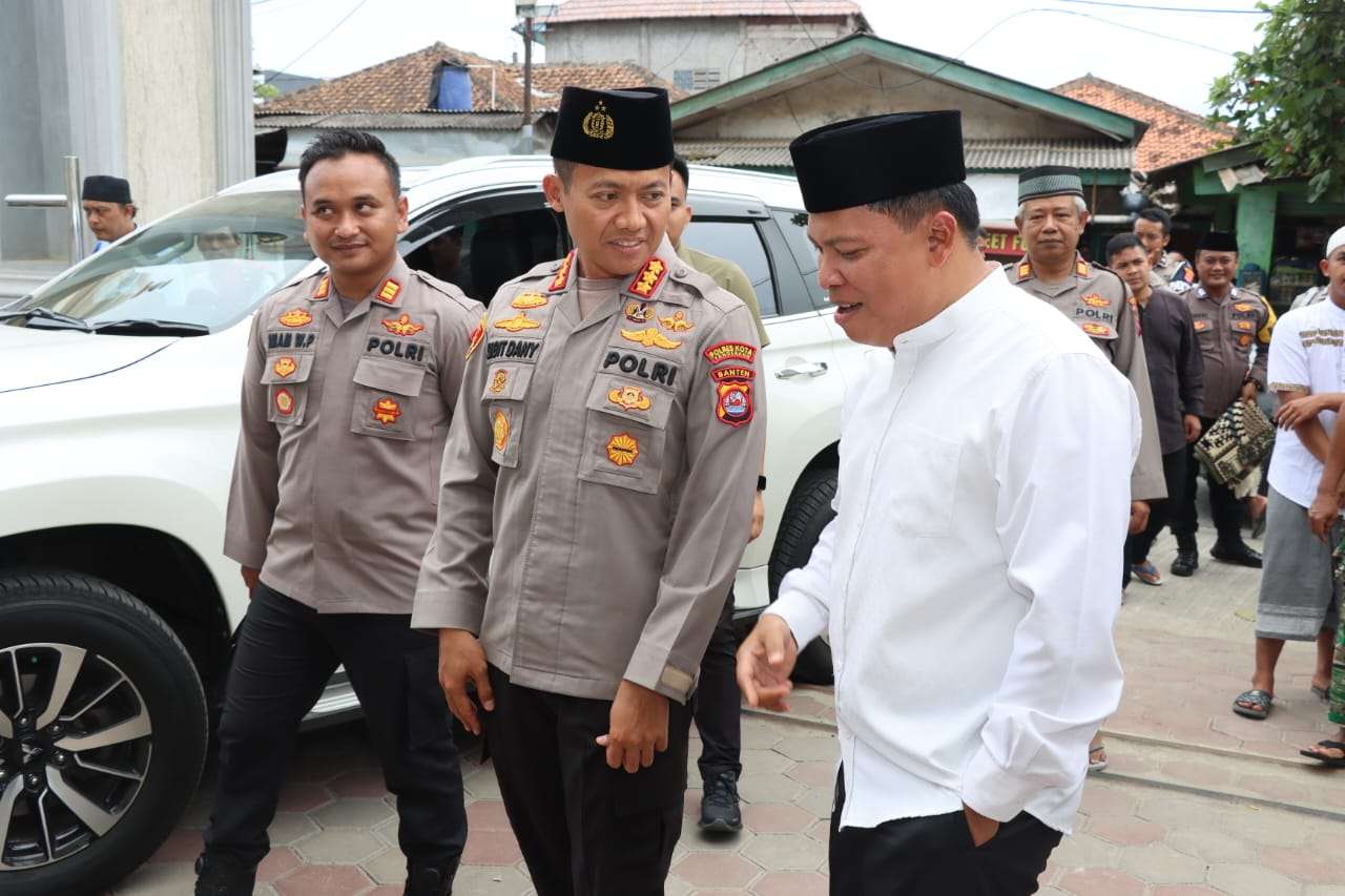 Jumling di Masjid Jami Al Barokah Cikupa Kapolresta Tangerang Ajak Semua Elemen Bersinergi Jaga Kamtibmas