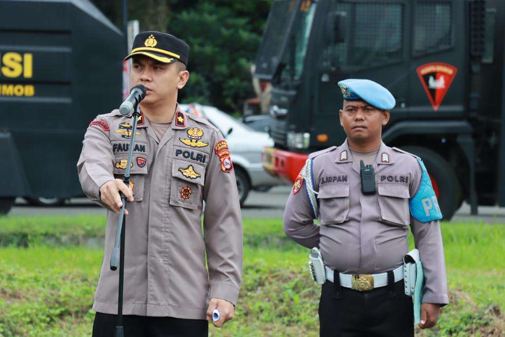 Polres Cilegon Laksanakan Apel Kesiapan Pengamanan Unjuk Rasa Sekertariat Bersama Ke PT Krakatau Steel