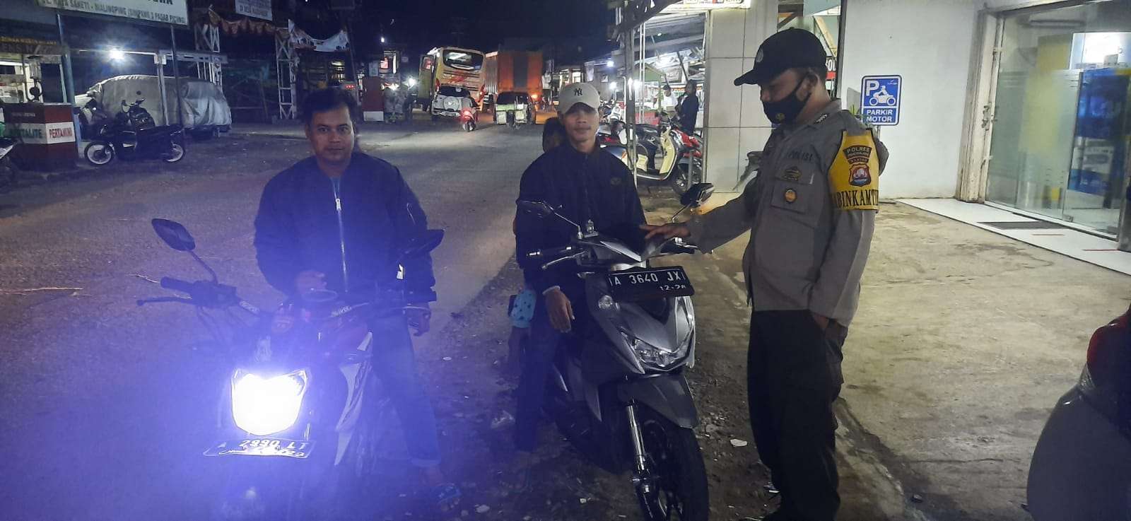 Patroli Malam Polsek Picung Cegah Terjadinya Gangguan Kamtibmas