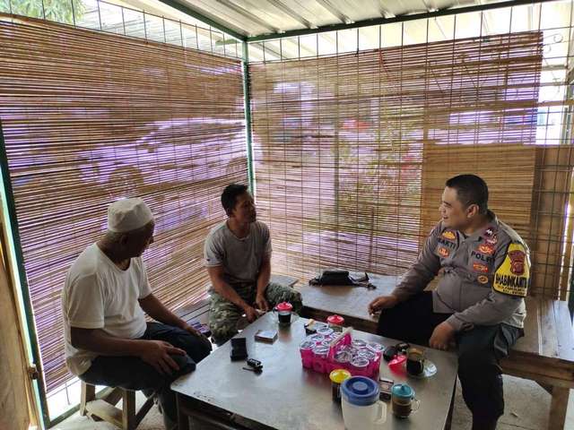 Polsek Kotabaru Polres Karawang Sambang Tokoh Masyarakat