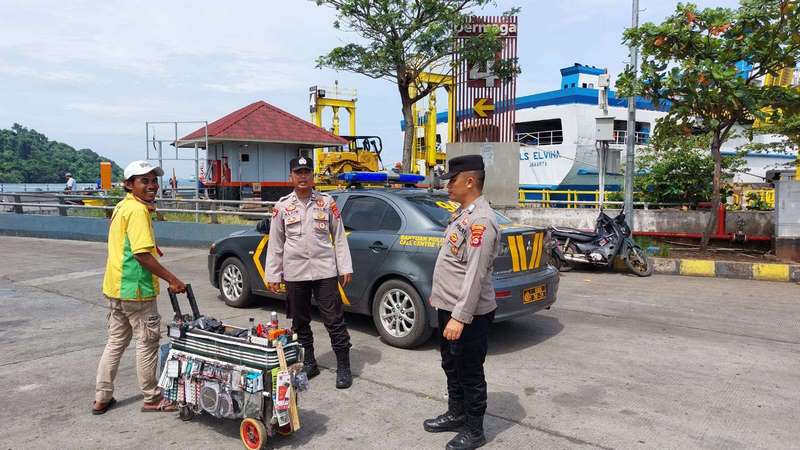 Menjaga Harkamtibmas, Personel Polsek Kskp Merak Polres Cilegon Laksanakan Sambang dan Patroli Dialogis