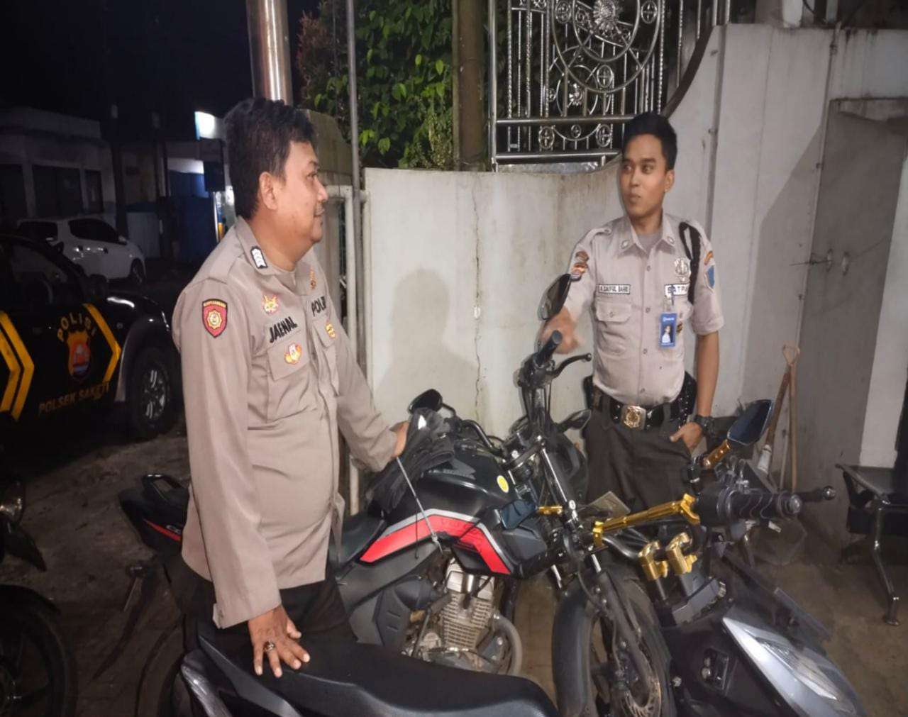 Polsek Saketi Sambangi Warga Untuk Cegah Gangguan Kamtibmas di Malam Hari