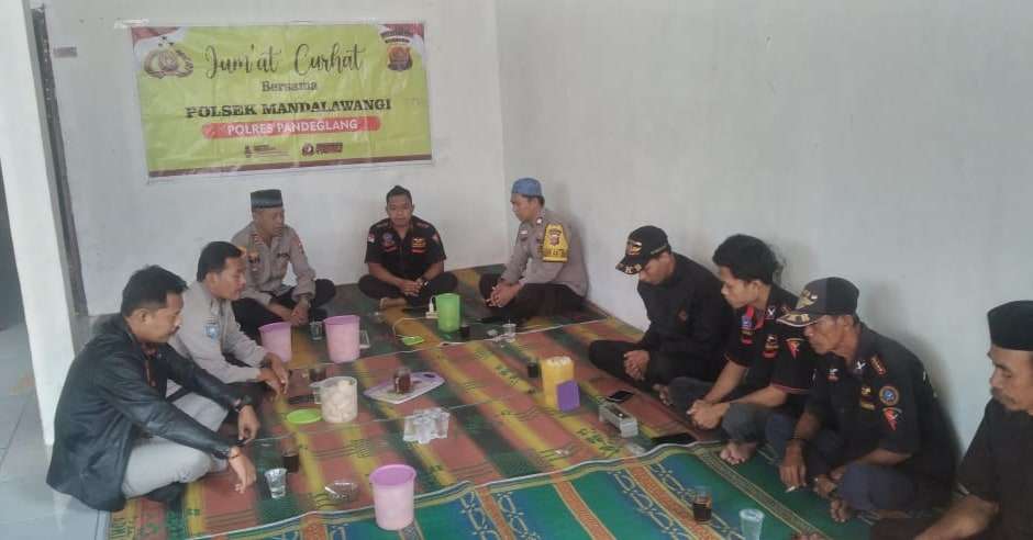 Dengarkan Aspirasi, Kapolsek Mandalawangi Polres Pandeglang Gelar Jumat Curhat