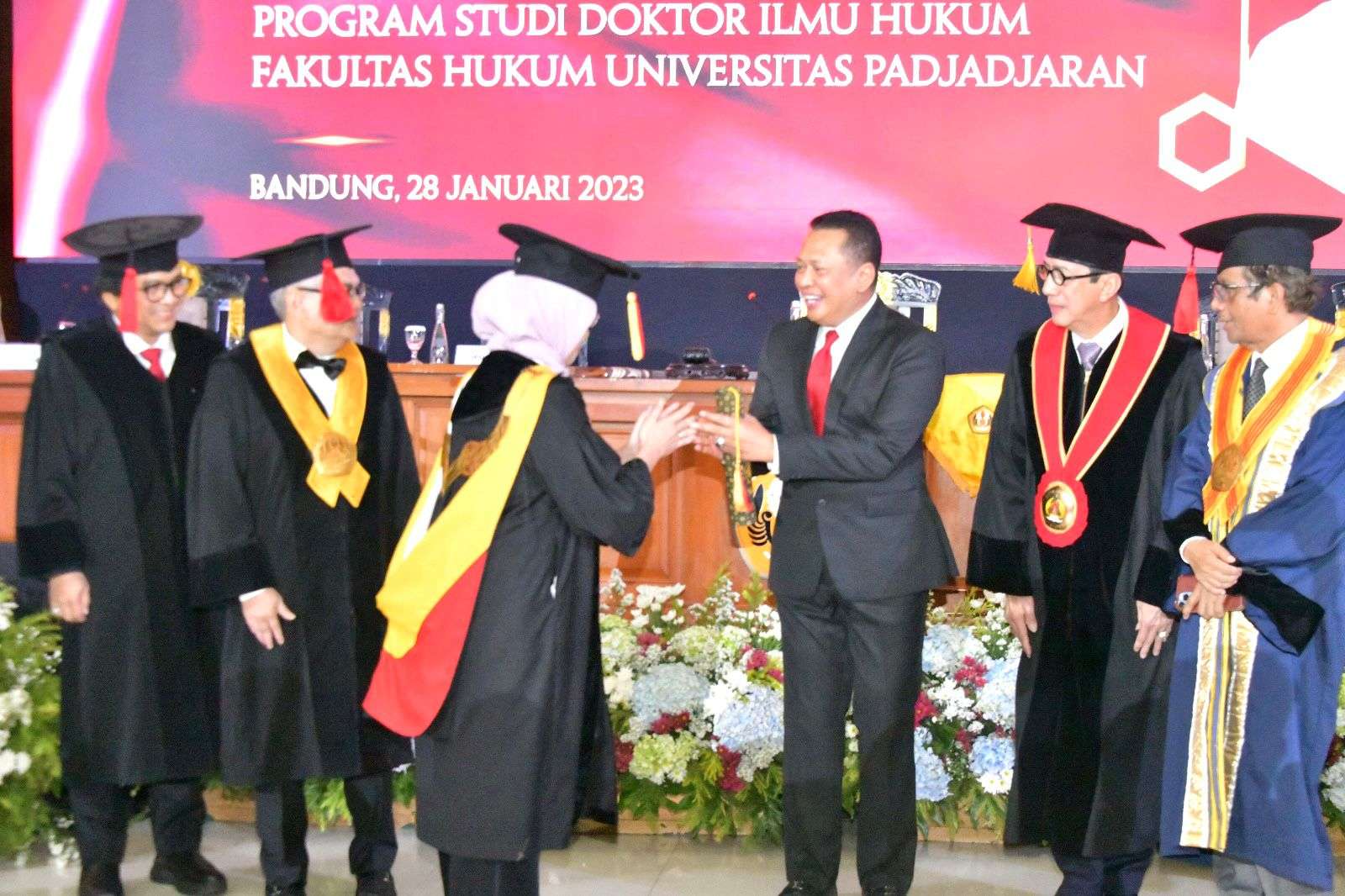 Dihadapan Penguji Promosi Doktor, Bamsoet Ingatkan Pentingnya MPR Memiliki Kewenangan Subyektif Superlatif Guna Antisipasi Terjadinya Kondisi Kahar Fiscal Akibat Krisis Ekonomi Dunia