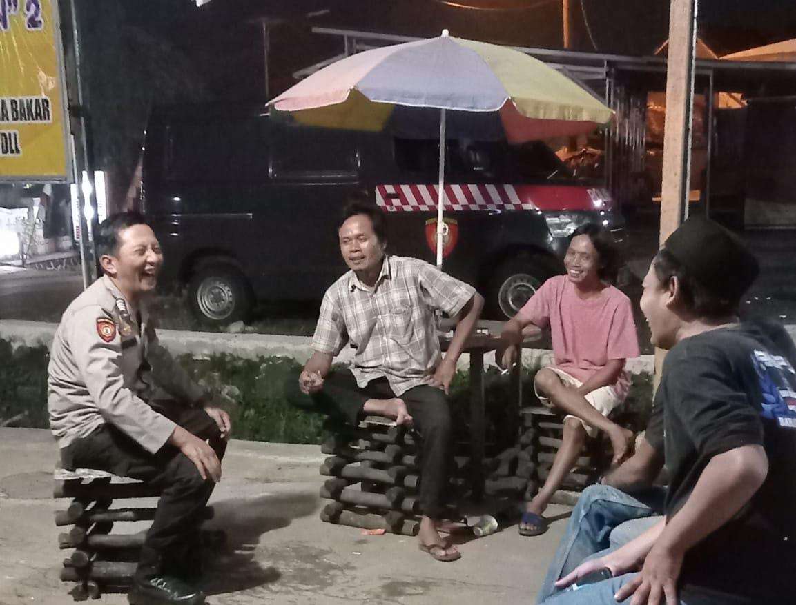 Polsek Saketi Sambangi Warga Untuk Cegah Gangguan Jamtibmas di Malam Hari