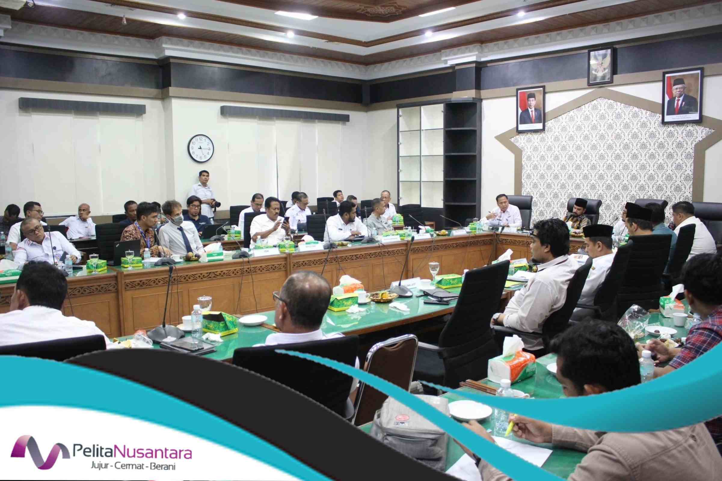 RAPAT KERJA DENGAN DPRA, KANTOR WILAYAH KEMENKUMHAM ACEH TEGASKAN PERANNYA DALAM PENANGANAN PENGUNGSI ROHINGYA