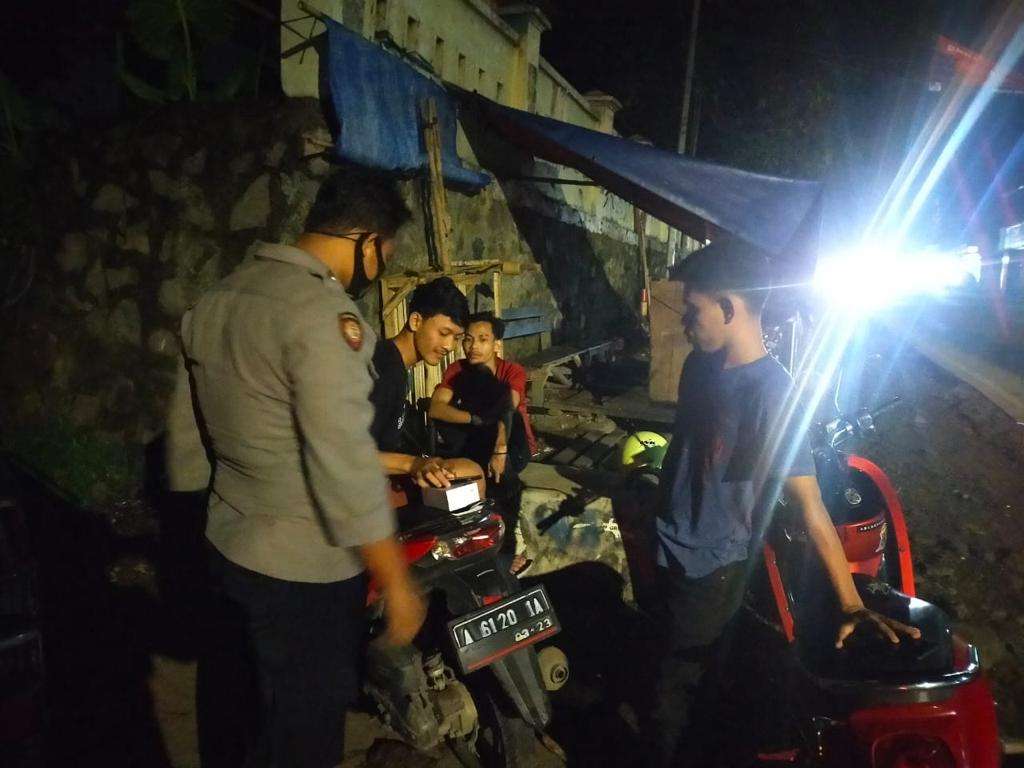 Antisipasi Rawan Kriminalitas dan Tawuran Antar Pemuda Dengan Patroli Dialogis KRYD Oleh Polsek Petir Polres Serang