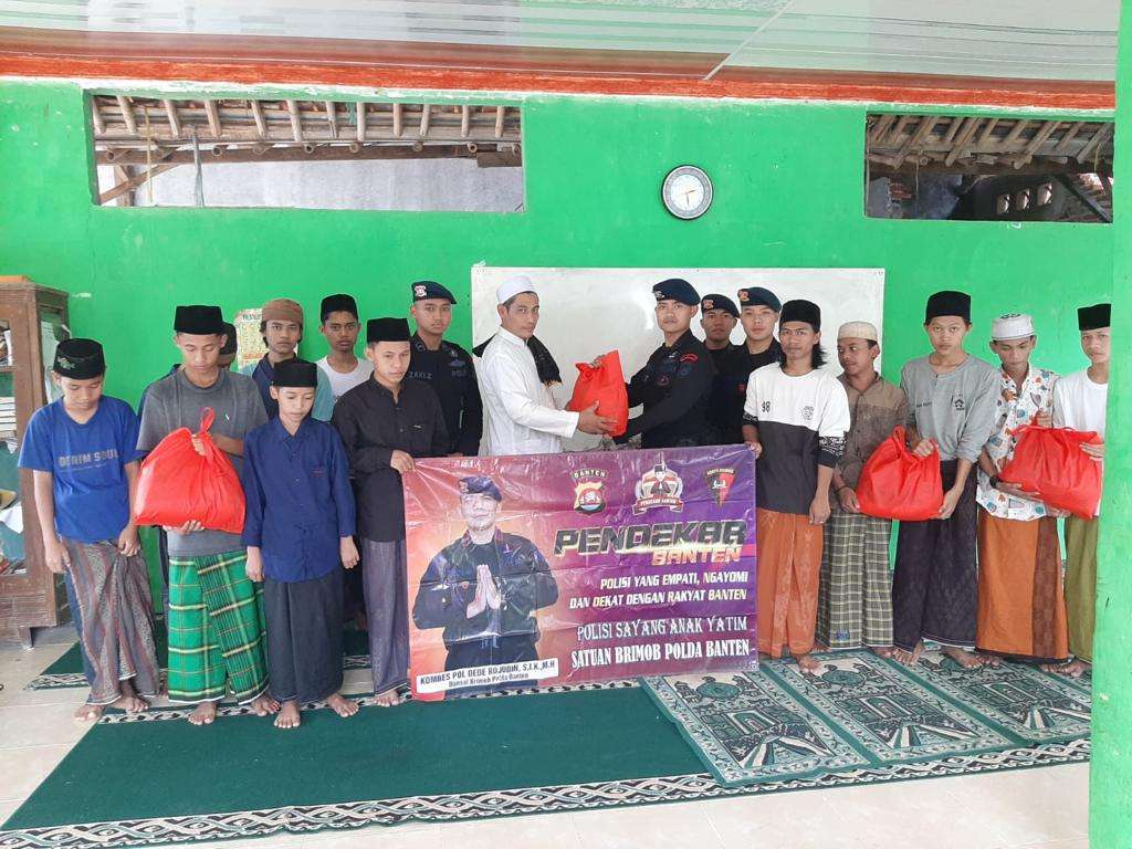 Pererat Silaturahmi, Satbrimob Polda Banten Gelar Bakti Sosial