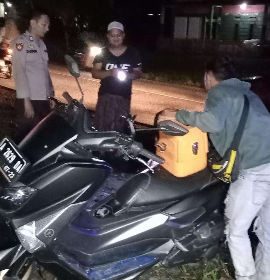 Cegah Gangguan Kamtibmas di Malam Hari Polsek Saketi Laksanakan Patroli