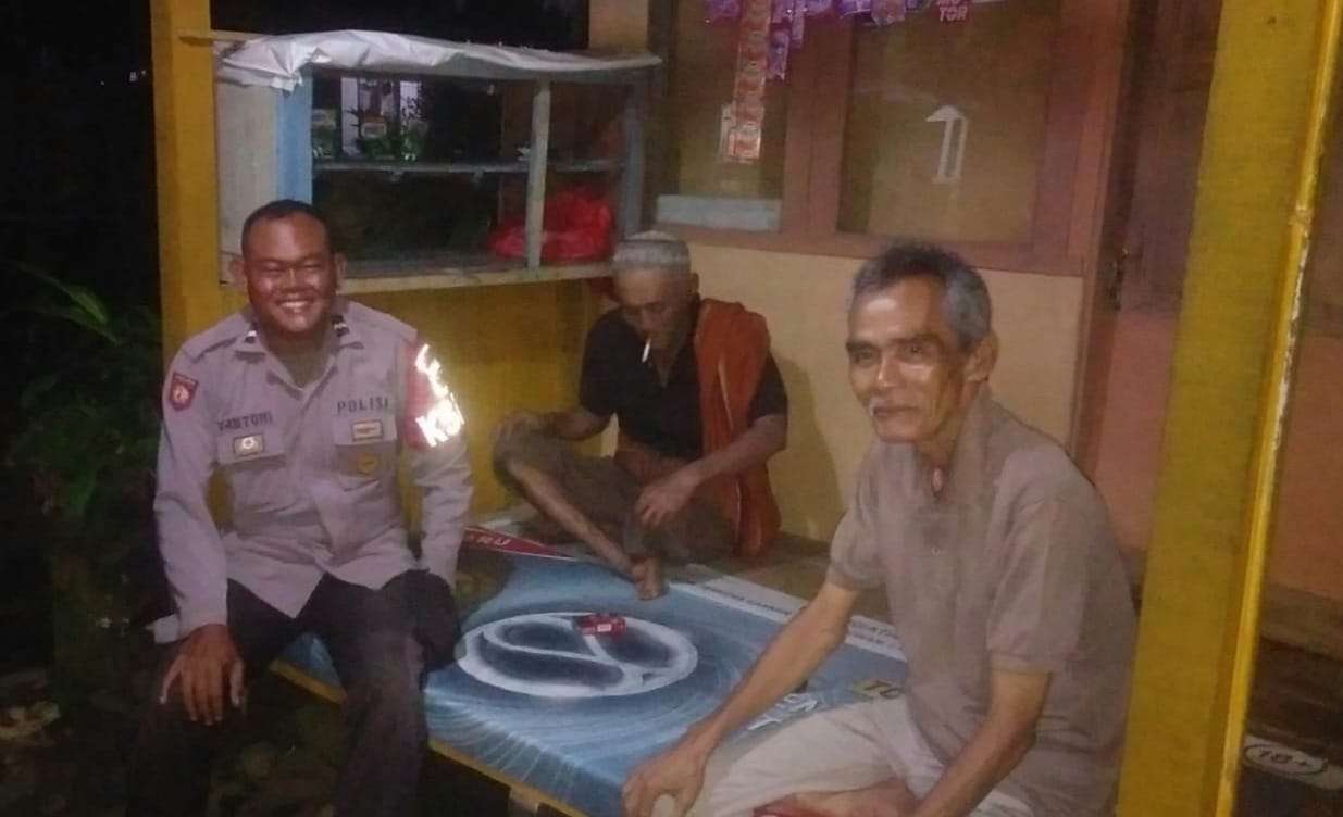 Demi Menjaga Kamtibmas, Polsek Menes Jalin Komunikasi dengan Sambangi Warga
