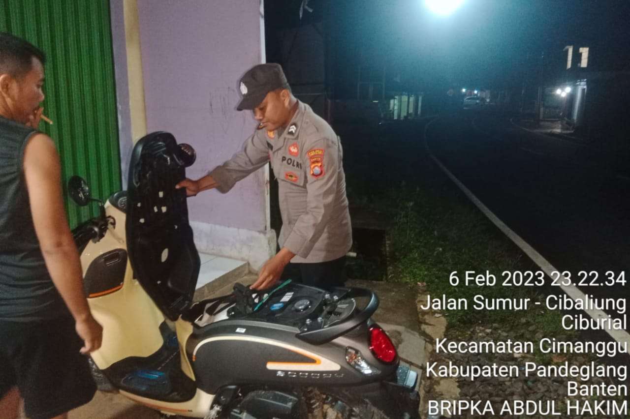 Antisifasi Kejahatan, Personil Polsek Cimanggu Lakukan Patroli Malam