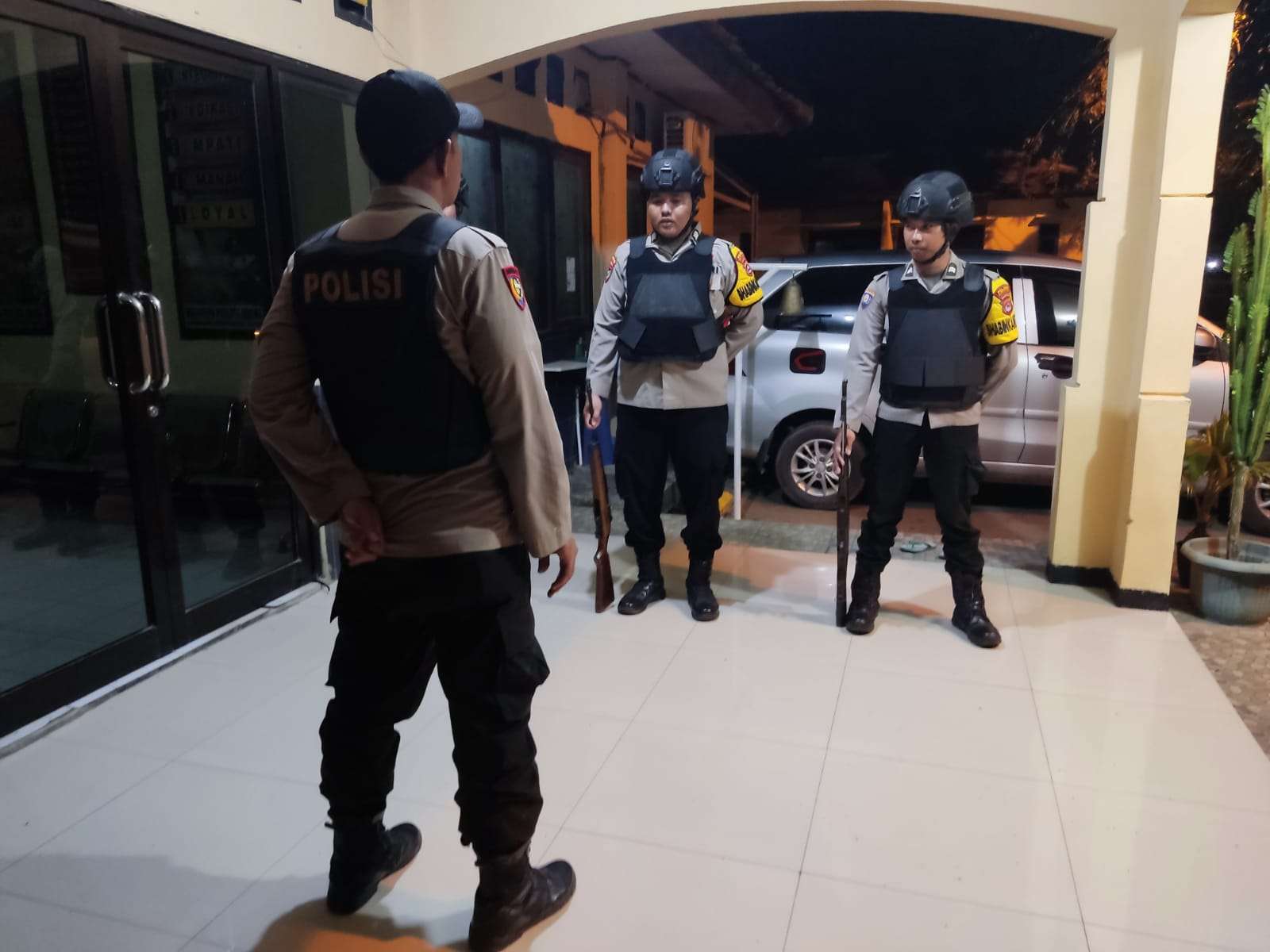 Seluruh Anggota Piket Polsek Pontang laksanakan Sispam Mako