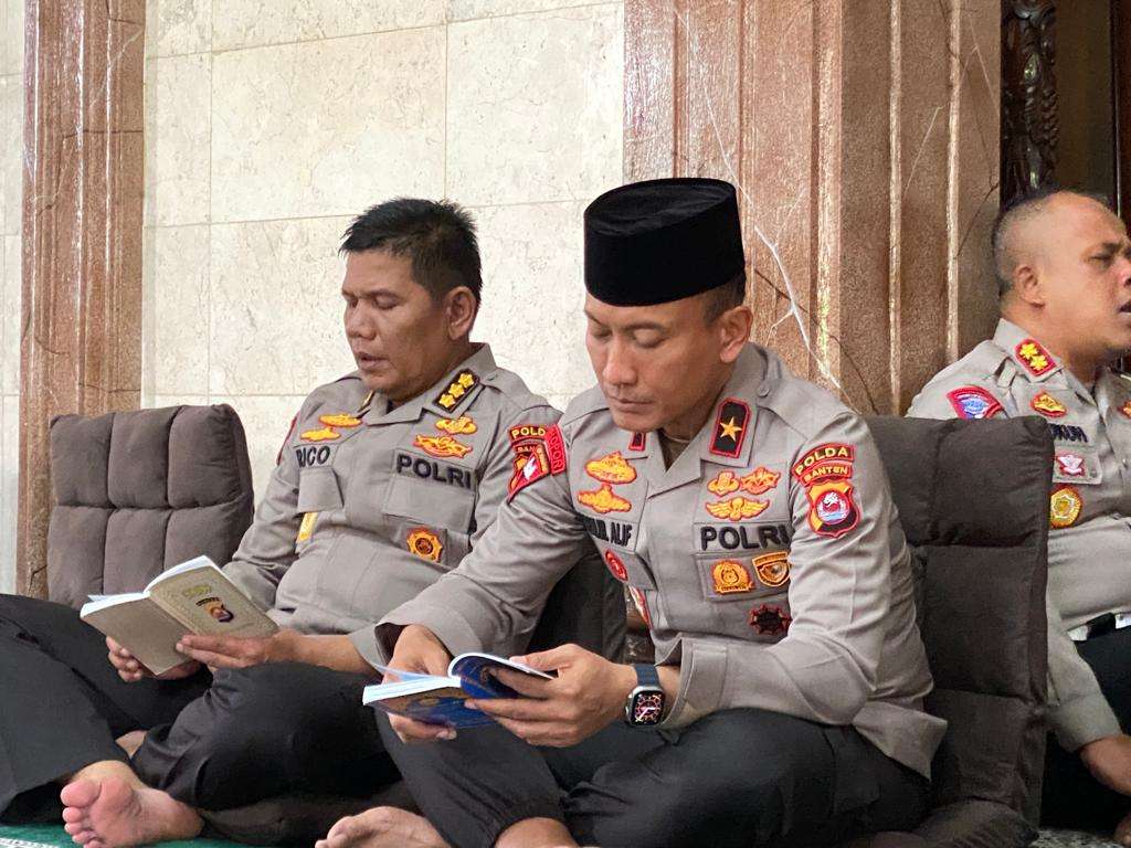 Wakapolda Banten Pimpin Kegiatan Pembinaan Rohani dan Mental Rutin Kepada Personel
