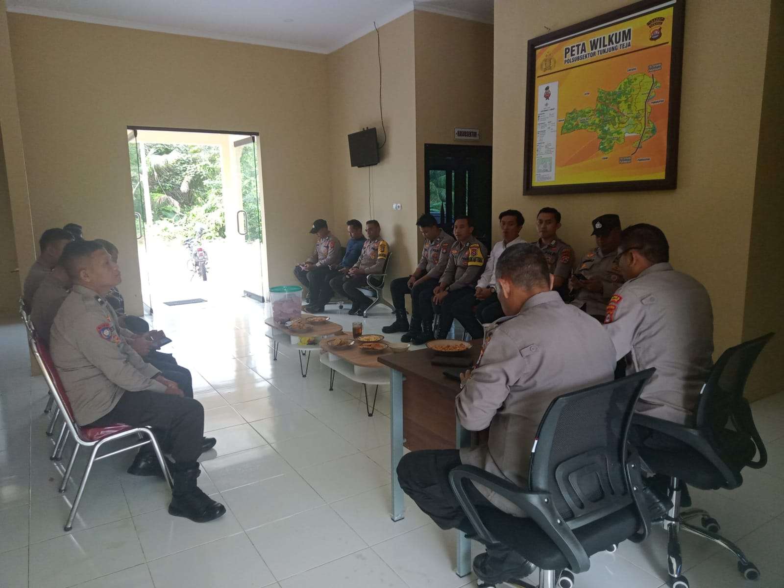 Anev Bulanan Dipimpin Oleh Kapolsek Dengan Anggota Polsek Petir Polres Serang