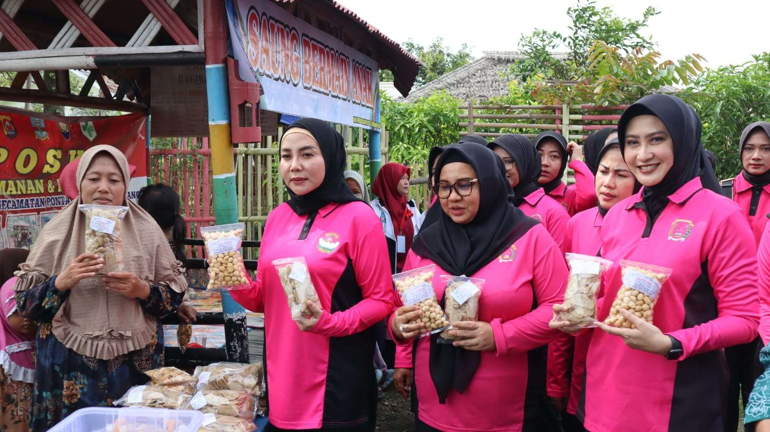 Ketua Bhayangkari Banten Kunjungi Mako Polres Serang dan Baksos di Pontang