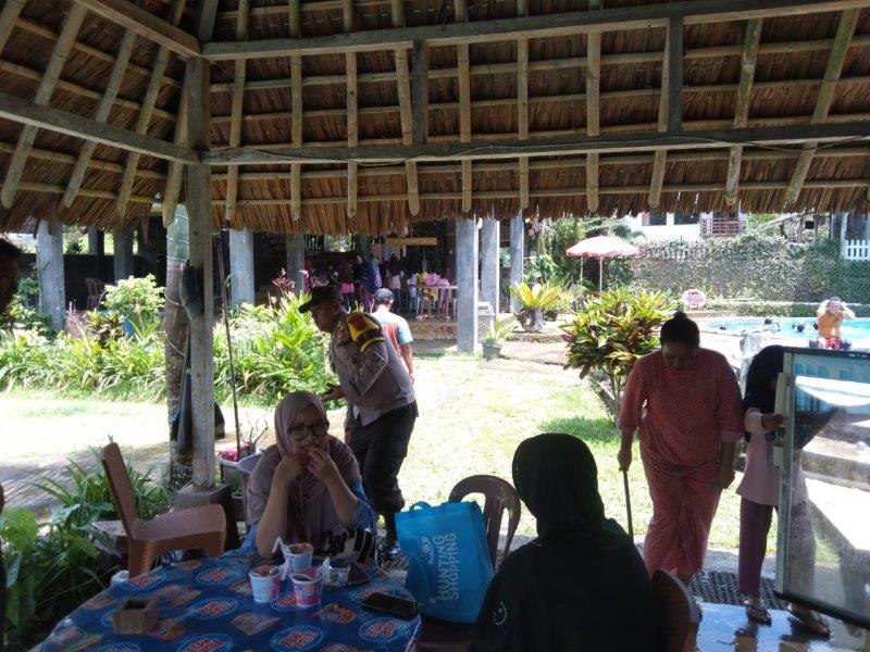 Berikan Kenyamanan Pada Pengunjung Personil Polsek Cimanggu Lakukan PAM Wisata