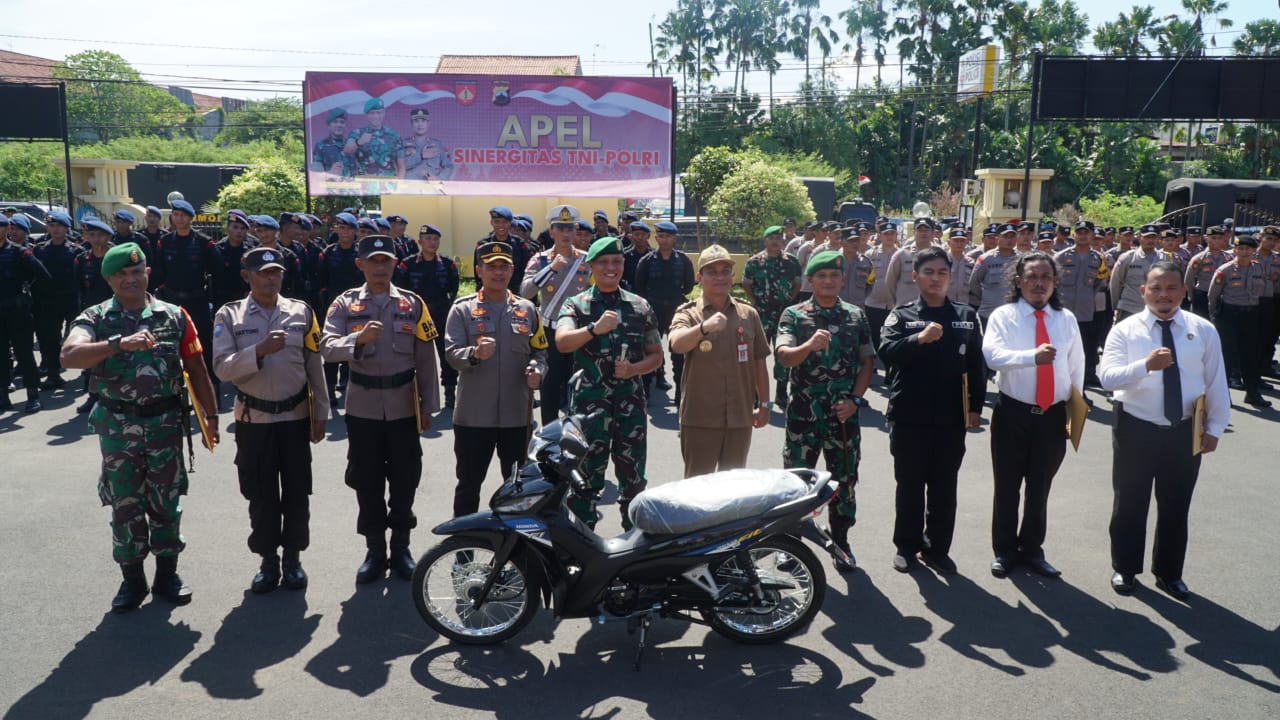Penghargaan Danrem Wijayakusuma Untuk Babinsa Pekalongan dan Warga Masyarakat Kota Pekalongan