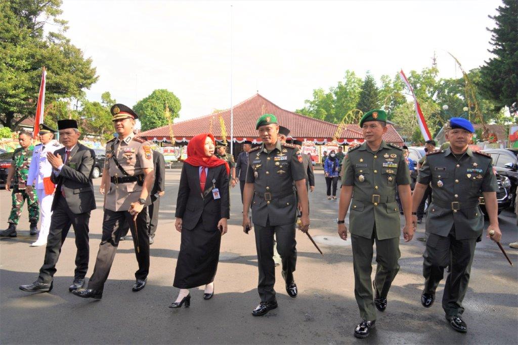 Hadiri Upacara Hari Jadi Ke-452 Banyumas, Ini Kata Danrem Wijayakusuma