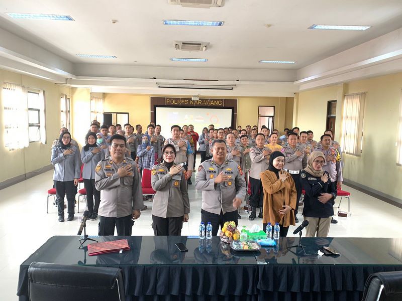 Tingkatkan Kemampuan Komunikasi Digital Polres Karawang Gelar Pelatihan