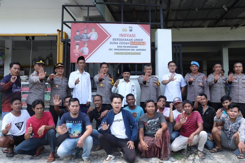 Kapolres Sampang Kunjungi UMKM Yang Pekerjakan Mantan Pecandu Narkoba Di Desa Pacanggaan Pangarengan