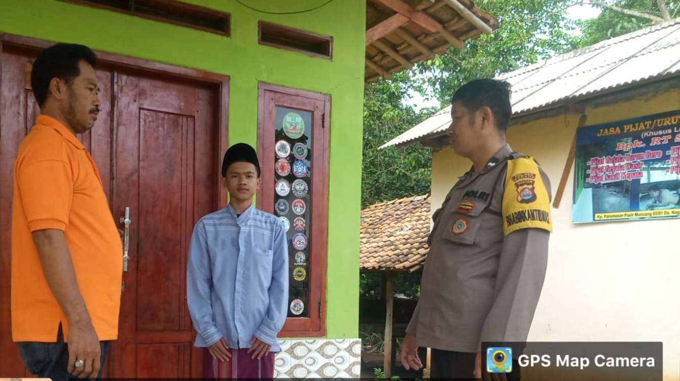 Bhabinkamtibmas Polsek Petir Polres Serang Dengan Sambang Desa Ketokoh Masyarakat