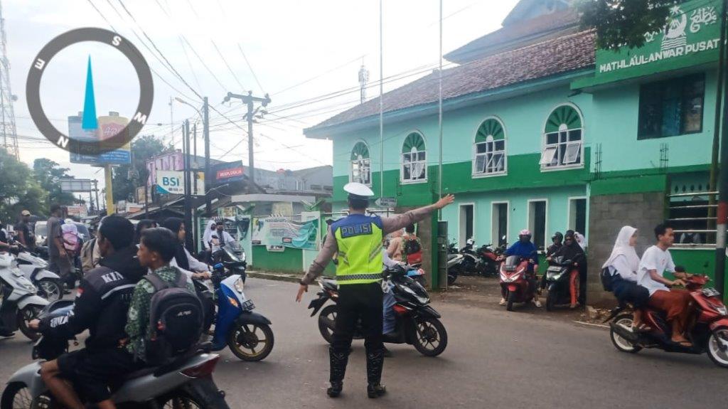 Polsek Menes Tertibkan Lalulintas Demi Kenyamanan Berkendara Masyarakat