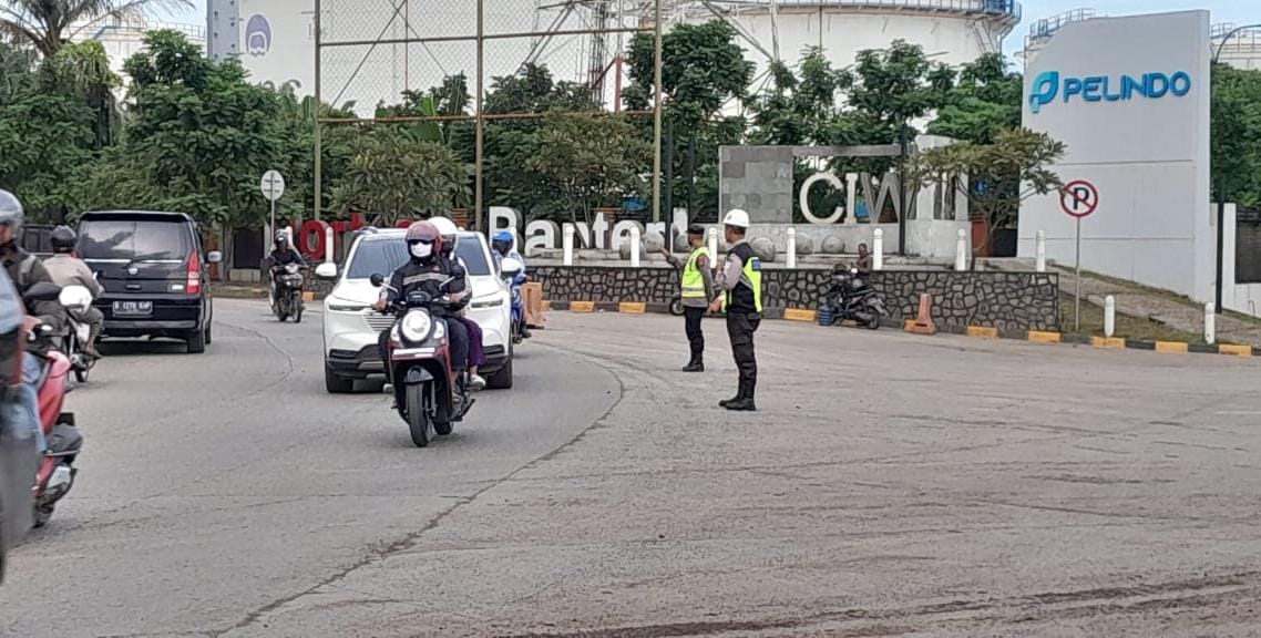 Polsek Kskp Banten Laksanakan Strong Point Pagi Hari di Depan Jalan Masuk Pelindo