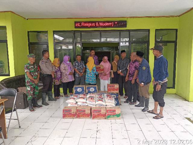 Polres Metro Tangerang Kota Bantu Korban Banjir di 3 Wilayah