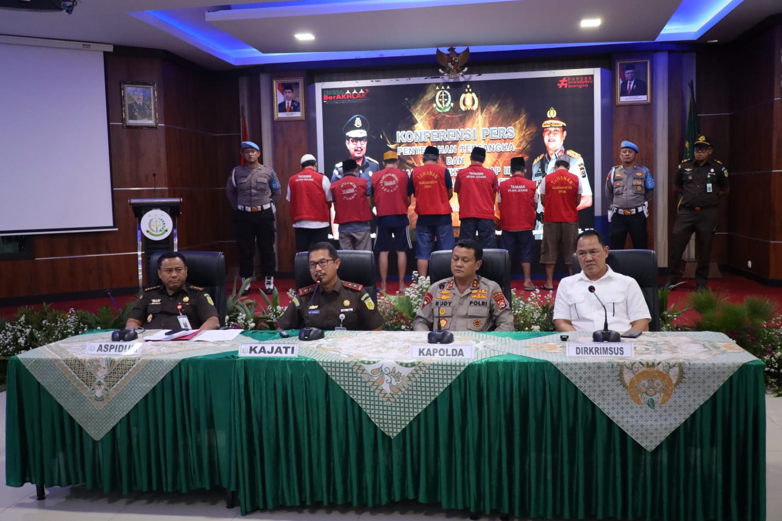 Berkas Lengkap, Kapolda Banten Serahkan 7 Tersangka dan Barang Bukti Mafia Beras Bulog