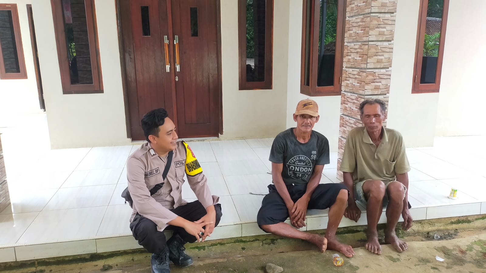 Laksanakan DDS, Bhabinkamtibmas Polsek Jiput Sisipkan Pesan Kamtibmas