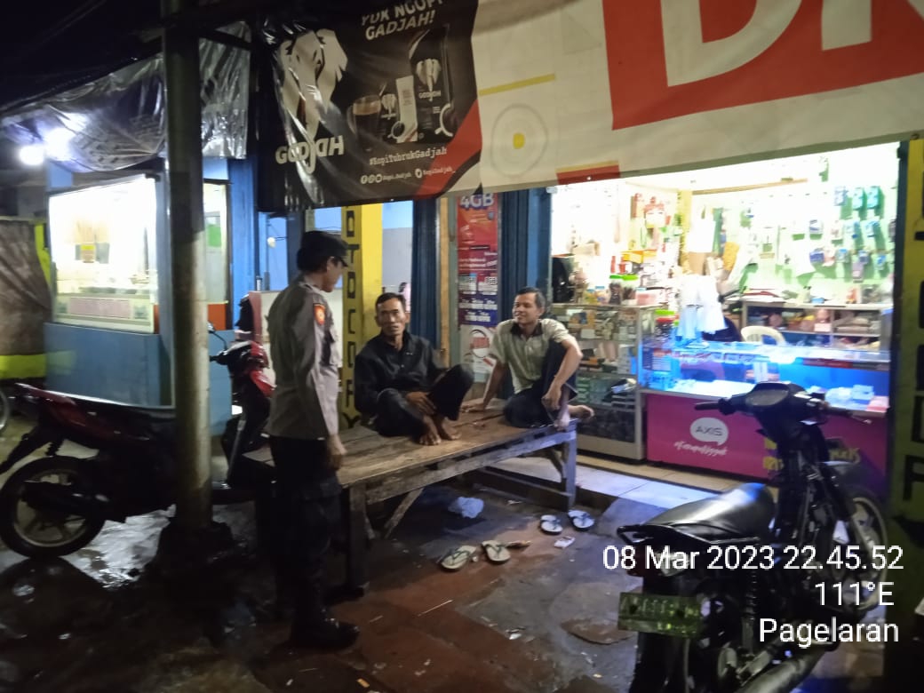 Rutin Anggota Polsek Pagelaran Lakukan Patroli Di Jam Rawan