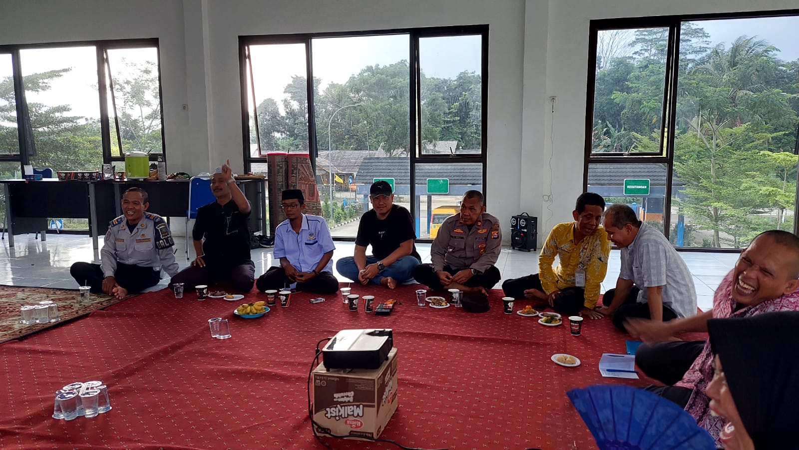 Kapolsubsektor Tunjung Teja Polres Serang Hadiri Sosialisasi Pembentukan Koperasi Jasa Angkutan Umum