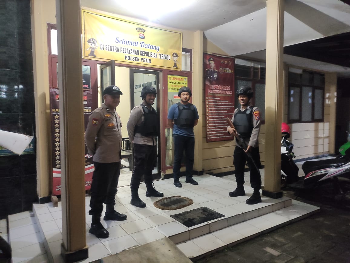 Guna Mengantisipasi Gangguan Keamanan, Pawas Polsek Petir Polres Serang Gelar Sispam Mako