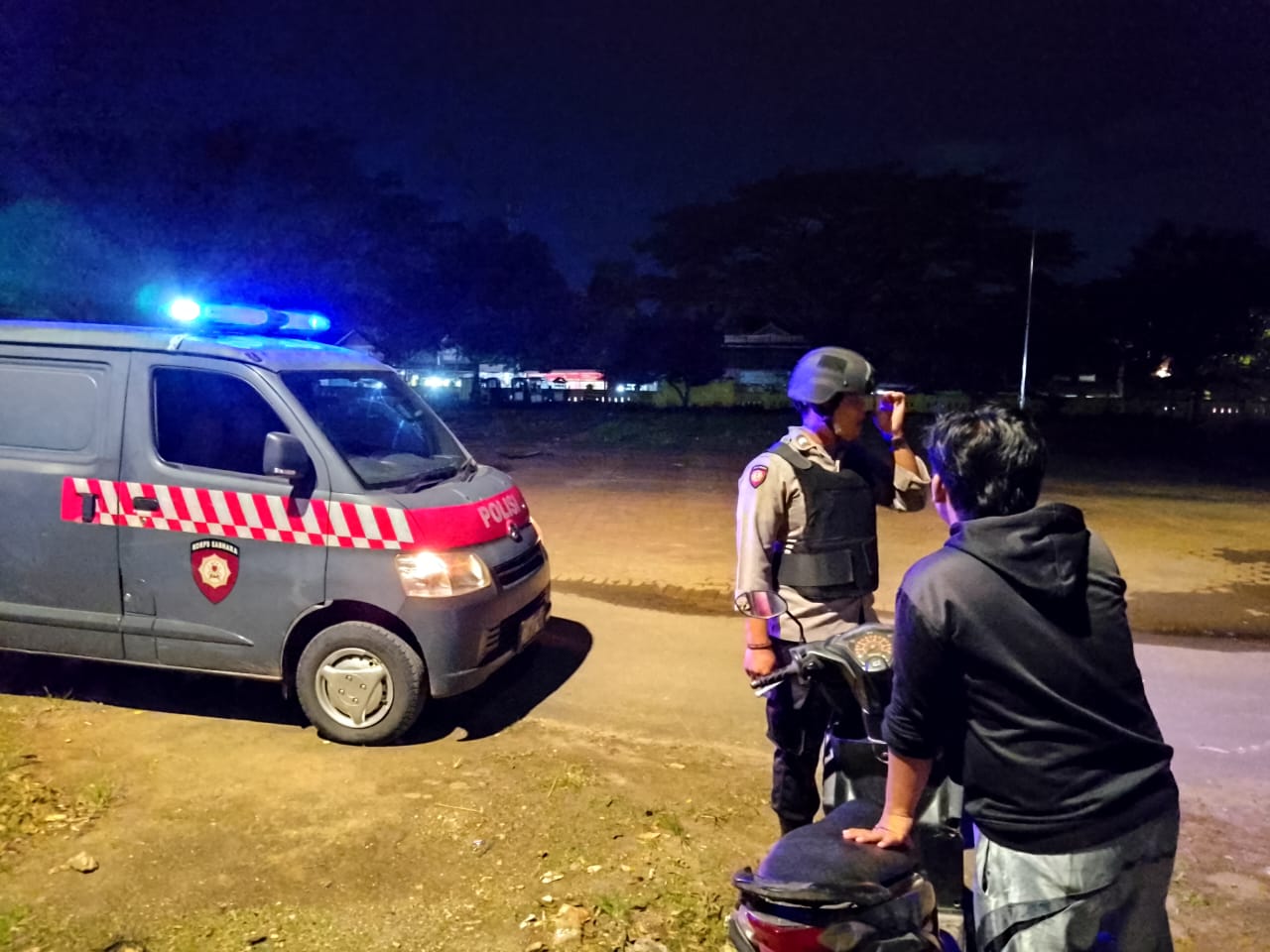 Blue Light Patrol Unit Samapta Polsek Petir Polres Serang Mengantisipasi Kriminalitas Dengan Patroli Dialogis KRYD
