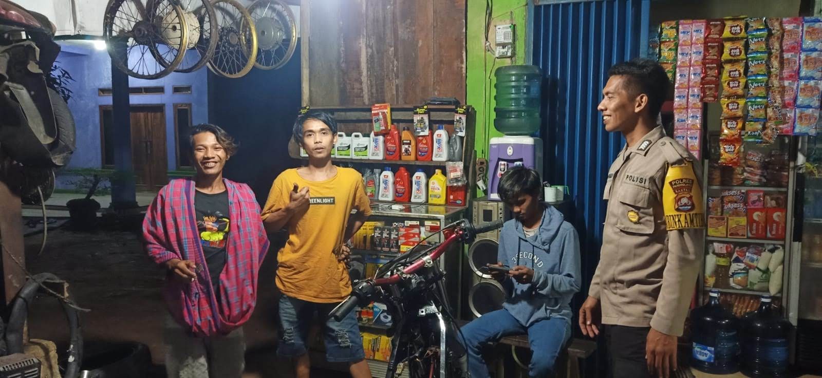 Cegah Gangguan Kamtibmas di Malam Hari Polsek Cimanggu Terus Lakukan Patroli 