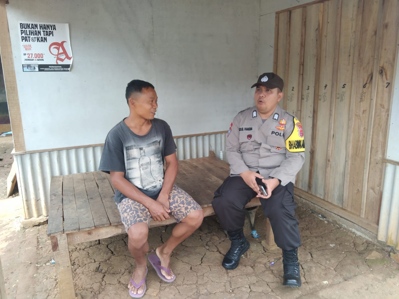 Bhabinkamtibmas Polsek Cimanggu Sambang Desa dan Tingkatkan Keamanan Wilayah Binaan