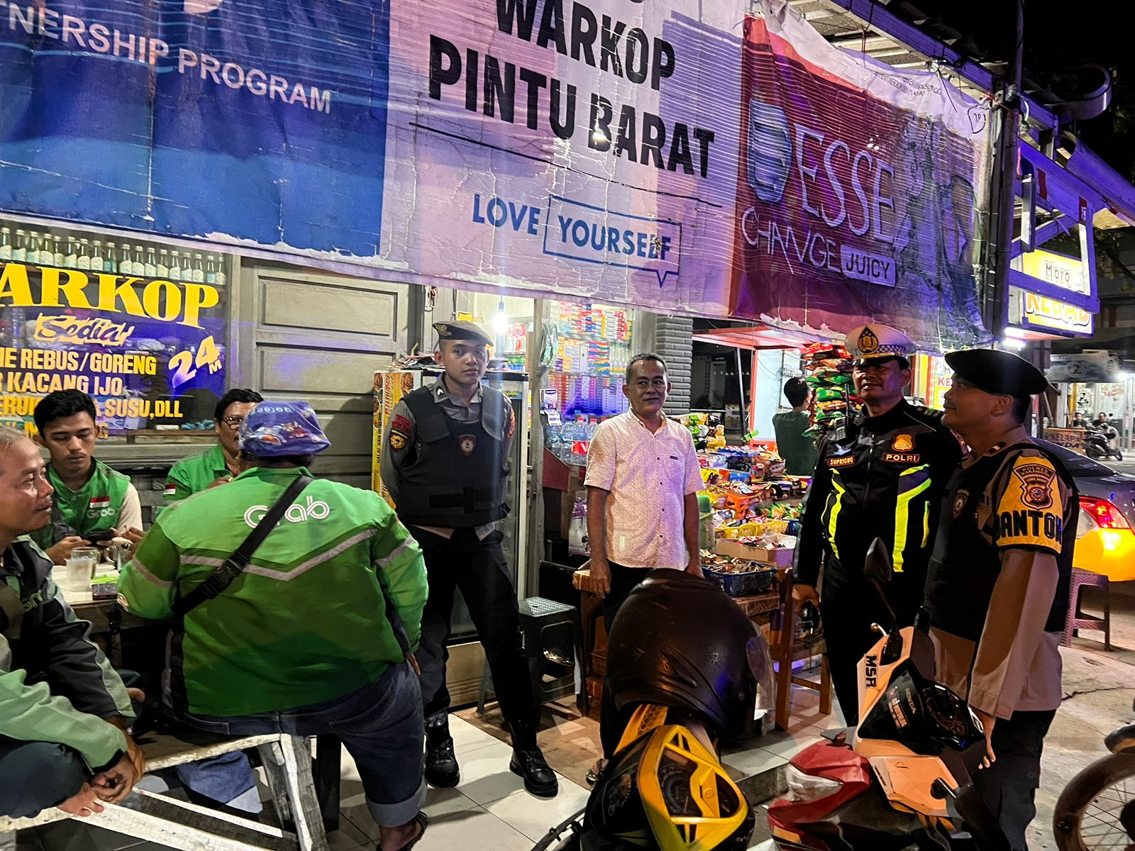 Cegah Kejahatan, Tim Patroli PREKAT Polres Karawang Gencar Laksanakan Patroli Kepung Karawang Di Bulan Suci Ramadhan 1444 H