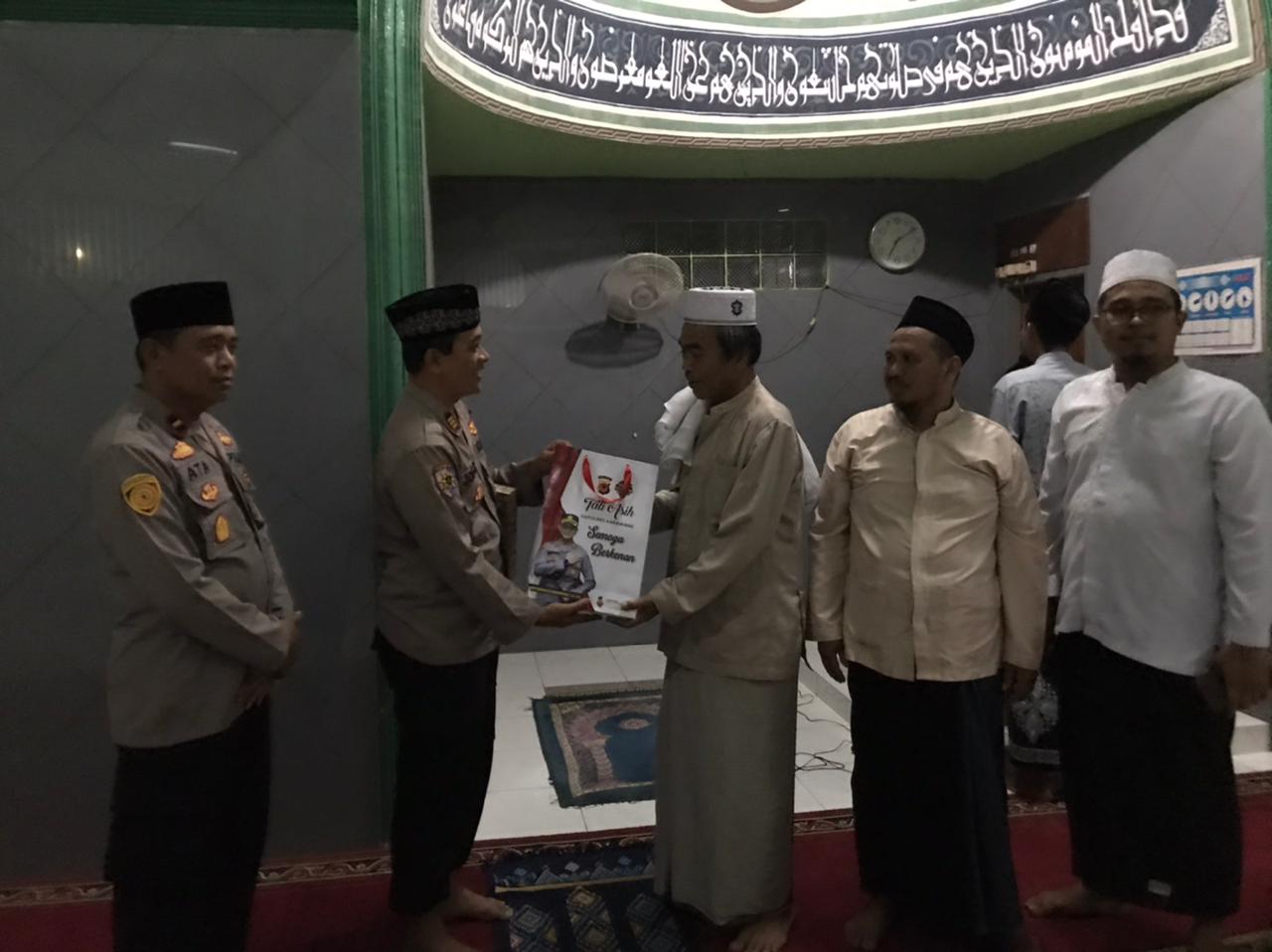 Jalin Kedekatan, Silaturahmi Polres Karawang Laksakan Tarling Bulan Ramadhan