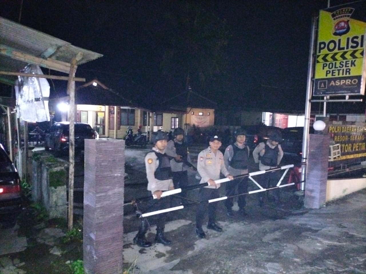 Guna Mengantisipasi Gangguan Keamanan, Pawas Polsek Petir Polres Serang Gelar Sispam Mako