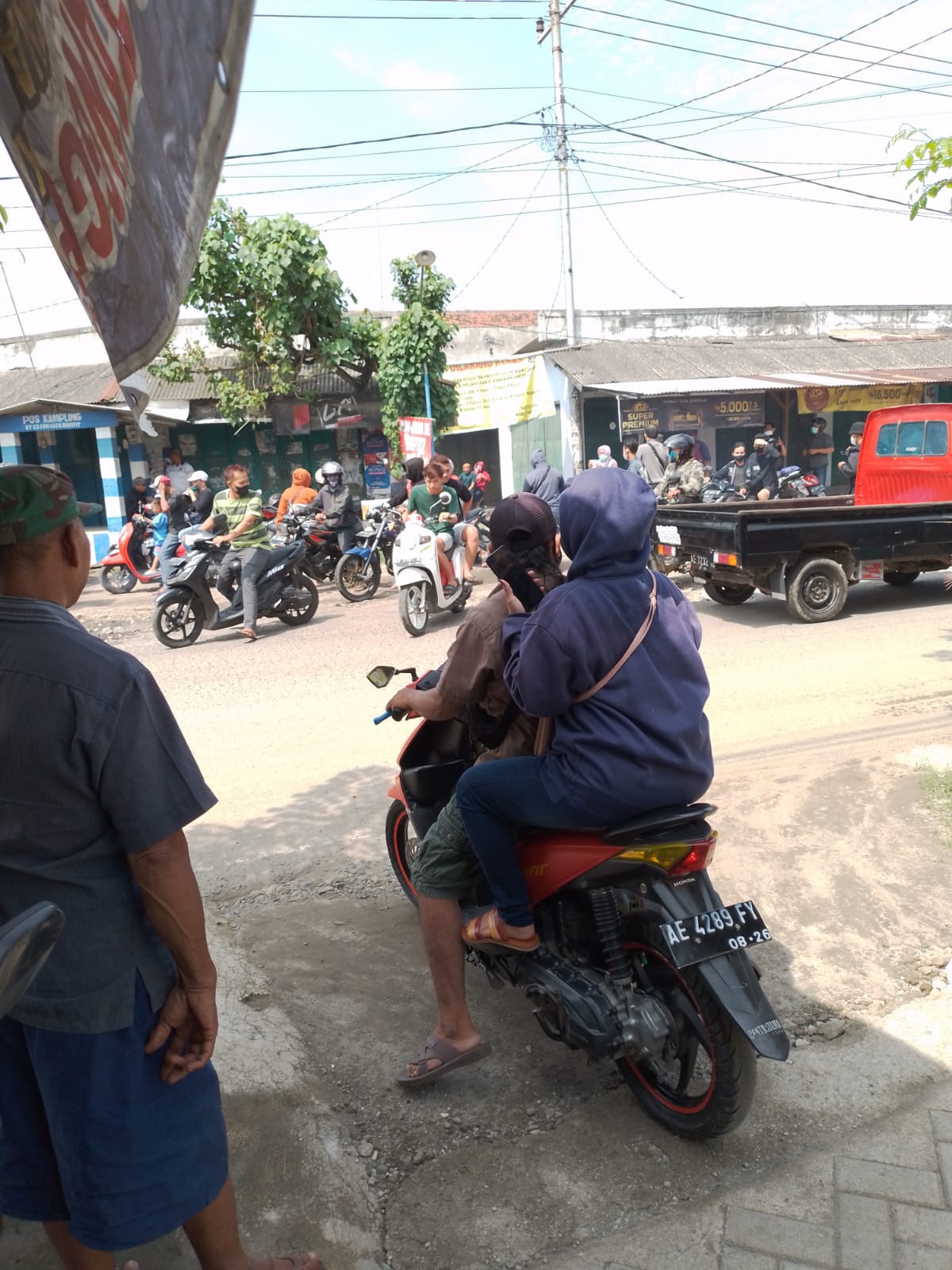 Demo Warga Penyewa Kios Pasar Janti, Pertanyakan Transparansi Retribusi Yang Selama Ini Di Bayar Ke Pemdes Ngrupit