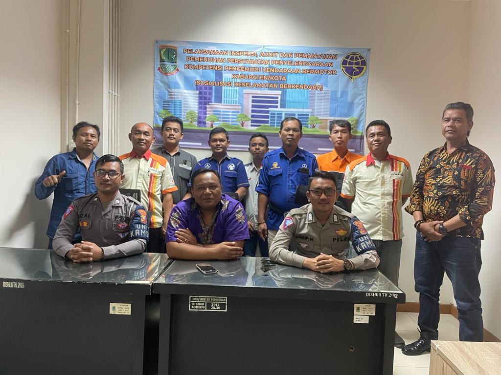 Satlantas Polres Karawang Gandeng Dishub Gelar Pelatihan Safety Driving di Karawang