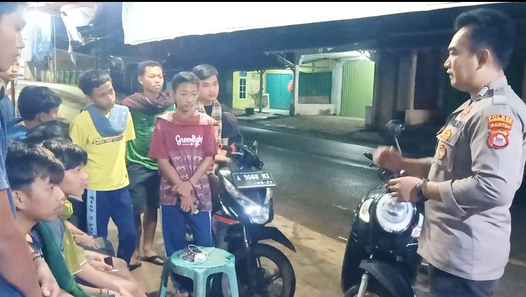 Cegah Perang Sarung, Polsek Cimanggu Berikan Himbauan Kepada Anak-Anak